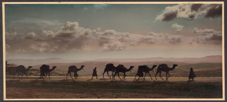 A Ramallah peasant man spinning wool, c.1900–1920 — a glimpse of rural Palestinian life during the ancient and medieval history of Palestine