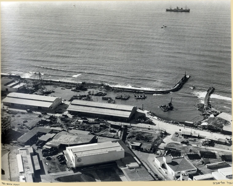 The port of Tel Aviv during the British Mandate period, a key arrival point for Jewish immigrants to Palestine