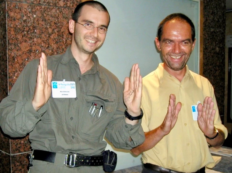 Sir Alec Jeffreys, inventor of DNA fingerprinting, with forensic biologist Mark Benecke