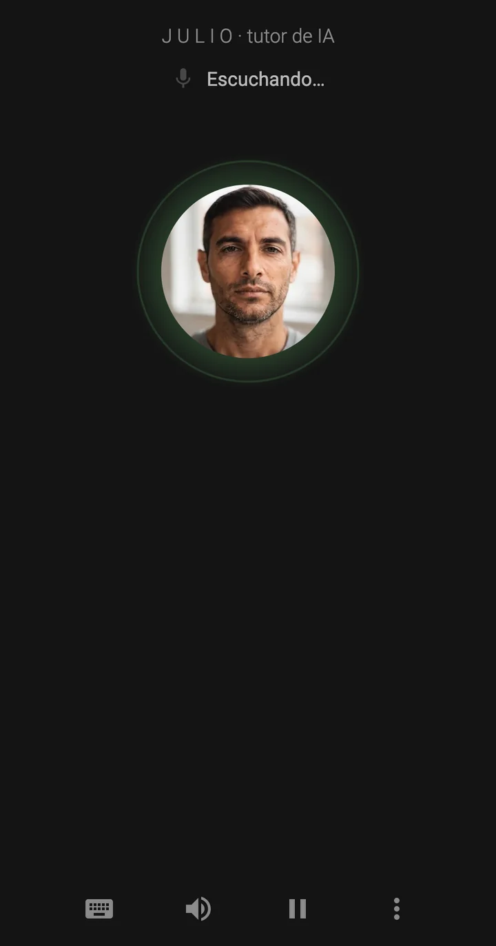 La app de Epivo mientras Julio escucha